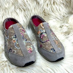 Easy. Spirit sneakers